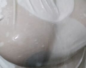 Saudi beautiful woman Hot showering - Boobs